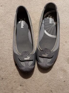 Puma Gray Ballet Flats with Suede Finish Shoe Grey/Silver 7.5
